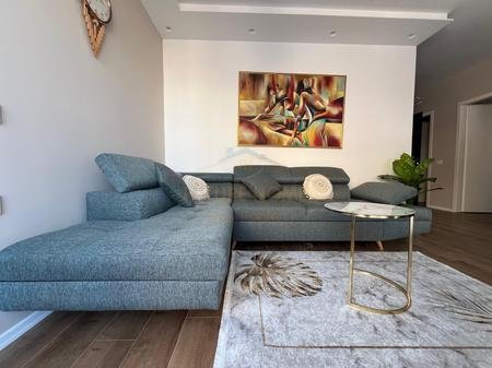 Tirane, jepet me qera apartament 2+1+Ballkon Kati 3, 80 m² 1.000 € 