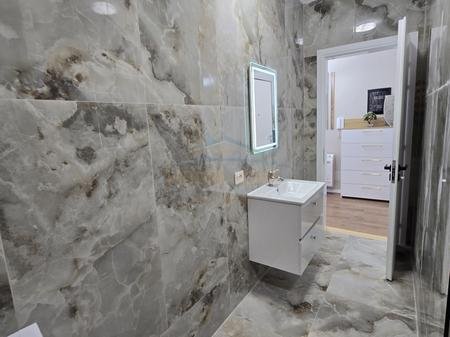 Tirane, jepet me qera apartament 2+1+Ballkon Kati 3, 80 m² 1.000 € 