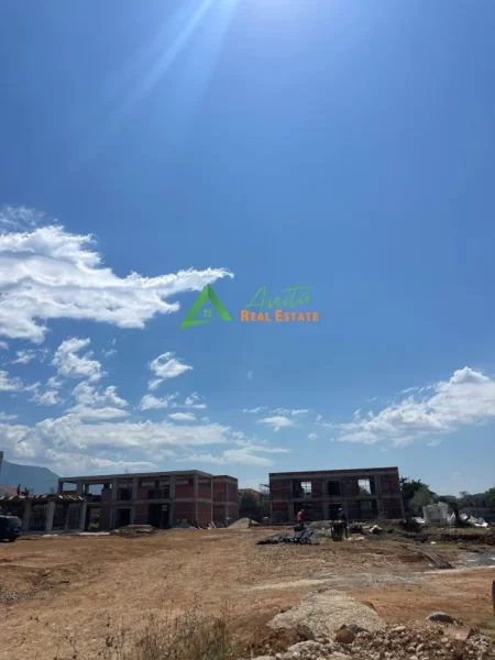 Tirane, shitet apartament 2+1+Ballkon Kati 2, 84 m² 169.200 € (Farke)