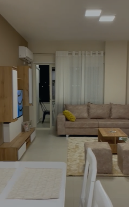 Tirane, jepet me qera apartament 1+1+Ballkon Kati 3, 65 m² 550 € (Liqeni i Thate)