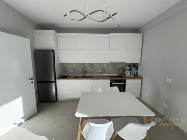 Tirane, jepet me qera apartament 2+1 Kati 3, 105 m² 650 € (Kodra e Diellit)