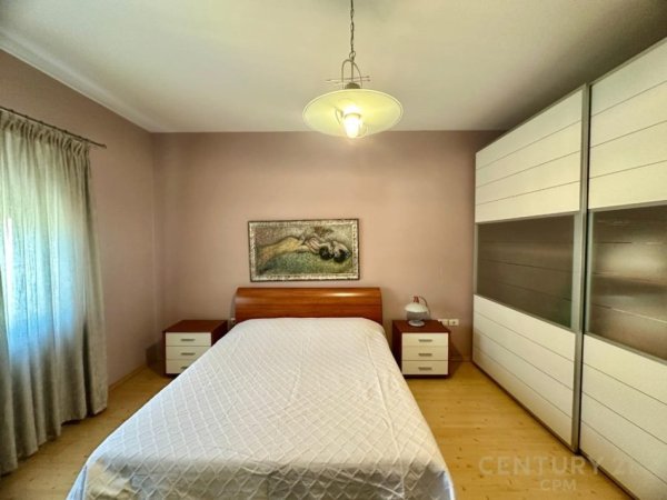 Tirane, jepet me qera apartament 2+1 Kati 10, 103 m² 800 € (KOMUNA E PARISIT)