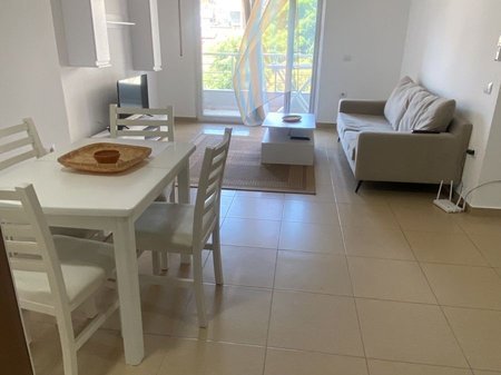 Tirane, jepet me qera apartament 1+1+Ballkon Kati 2, 71 m² 590 € 