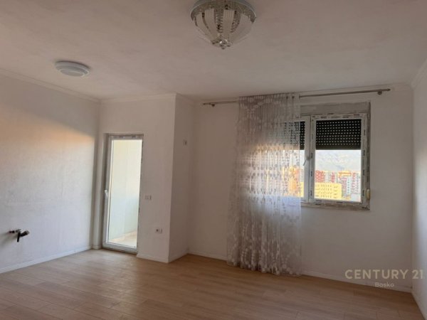 Tirane, jepet me qera apartament 1+1 Kati 9, 67 m² 400 € (Yzberisht)