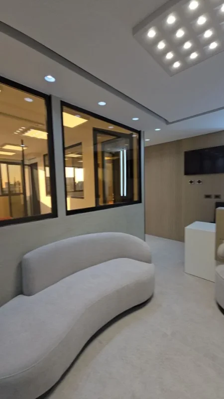 Tirane, shes ambjent biznesi Kati 2, 107 m² 