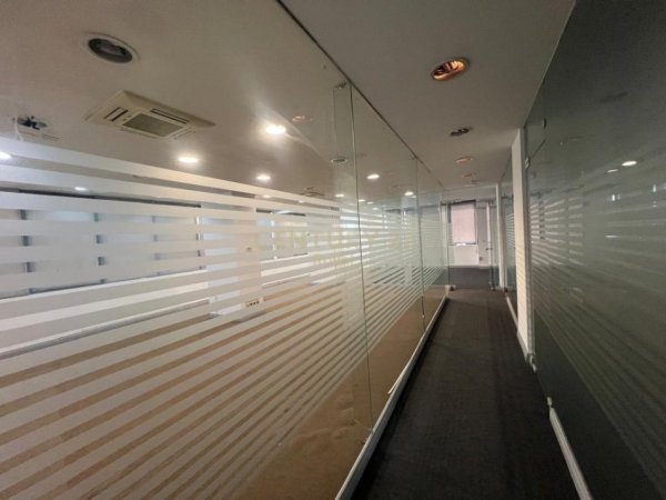 Tirane, jepet me qera zyre Kati 4, 235 m² 2.500 € (ZOGUT TE ZI)