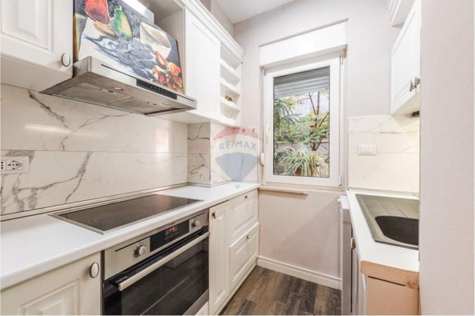 jepet me qera apartament 2+1+Ballkon 1.000 € (liqeni)