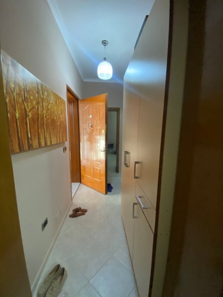 Tirane, jepet me qera apartament 1+1 Kati 4, 60 m² 550 € (Myslym Shyri)