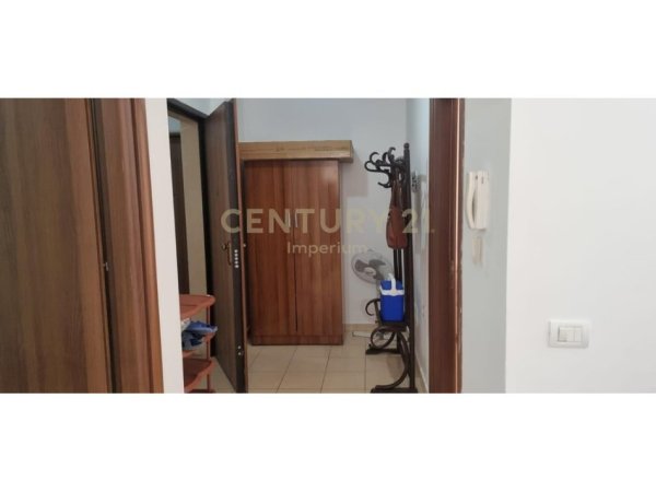 Tirane, jepet me qera apartament 1+1 Kati 2, 66 m² 400 € (Prane Fondacionit Eleonora)