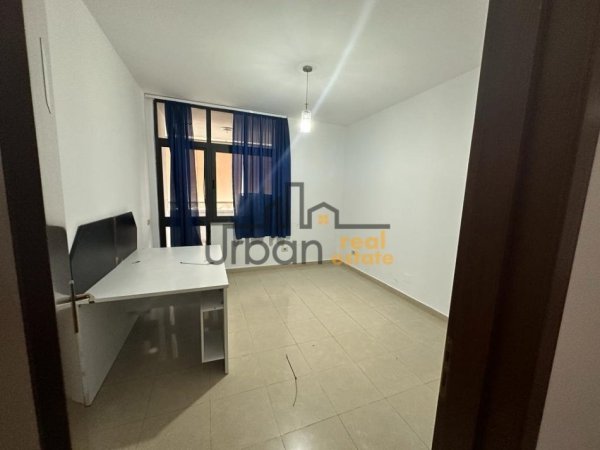 Tirane, jepet me qera zyre Kati 2, 140 m² 1.000 € (Stacioni i Trenit)