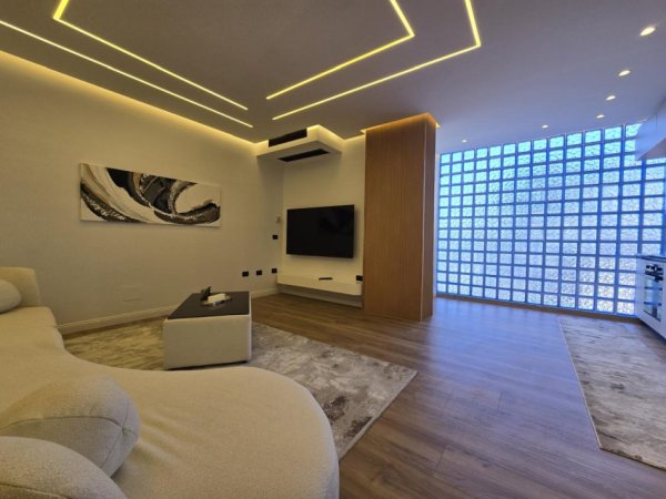 Tirane, shitet apartament 2+1+Ballkon Kati 3, 110 m² 348.000 € (Gjimnazi Petro Nini Luarasi)