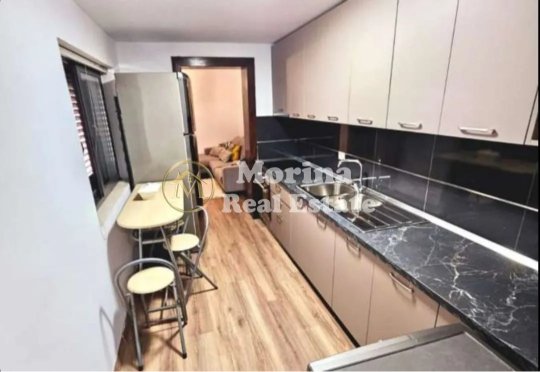 Tirane, jepet me qera shtepi 2+1 Kati 1, 105 m² 800 € (Jeronim De Rada)