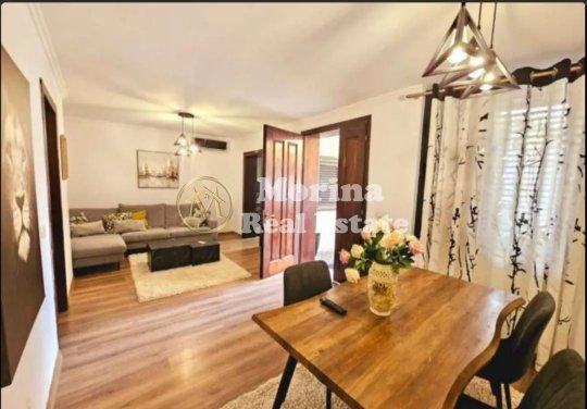 Tirane, jepet me qera shtepi 2+1 Kati 1, 105 m² 800 € (Jeronim De Rada)