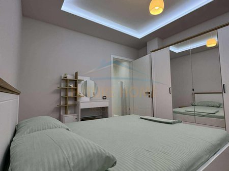 Tirane, jepet me qera apartament 2+1+Ballkon Kati 3, 850 € 