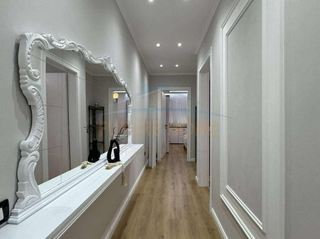 Tirane, jepet me qera apartament 2+1+Ballkon Kati 3, 850 € 
