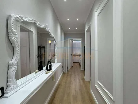 Tirane, jepet me qera apartament 2+1+Ballkon Kati 3, 90 m² 850 € (Rruga e Kavajes)