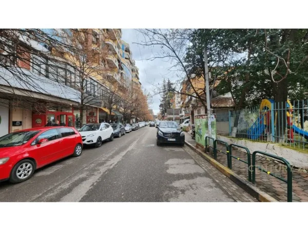 Tirane, shitet ambjent biznesi Kati 1, 18 m² 108.000 € (Tek Joena)