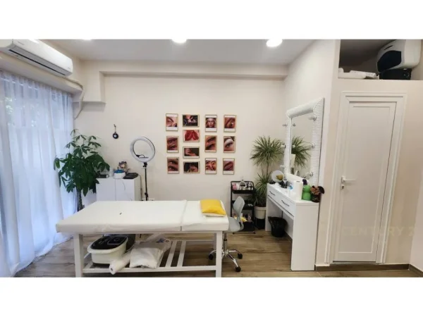 Tirane, shitet ambjent biznesi Kati 1, 18 m² 108.000 € (Tek Joena)