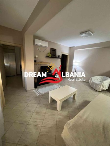 Tirane, jepet me qera apartament 2+1 Kati 3, 70 m² 650 € (Sheshi Willson)