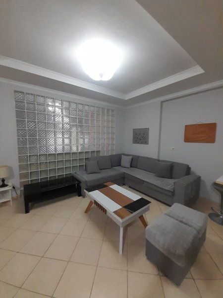 Tirane, jepet me qera apartament 1+1 Kati 1, 65 m² 350 € (Pranë Shkollës 17 Shkurti Fresk)