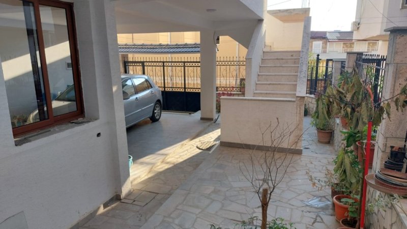 Tirane, shitet Vile 3 Katshe Kati 3, 200 m² 250.000 € (Rruga Dalip Topi -Fresk Tirane)