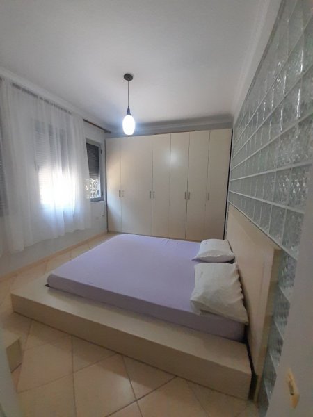 Tirane, jepet me qera apartament 1+1 Kati 1, 65 m² 350 € (Pranë Shkollës 17 Shkurti Fresk)