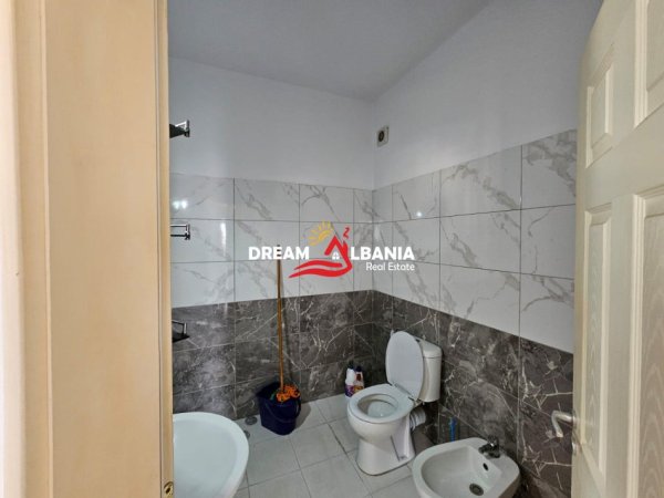 Tirane, jepet me qera apartament 2+1 Kati 3, 113 m² 400 € (Ne Astir)