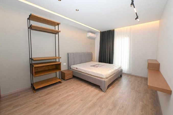 Tirane, jepet me qera apartament 2+1+Ballkon Kati 6, 110 m² 1.500 € (Kompleksi Delijorgji)