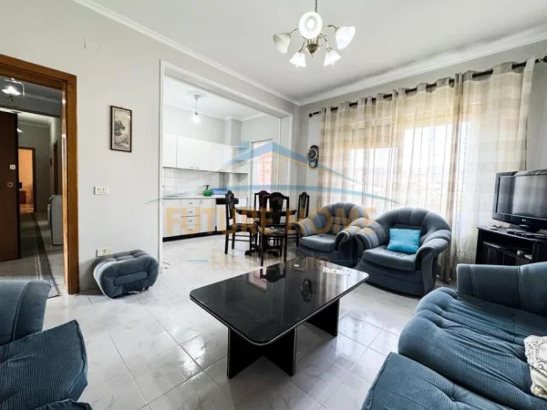 0683487469 Tirane, jepet me qera apartament 2+1 Kati 4, 100 m² 600 € (Rruga Mustafa Qosja)
