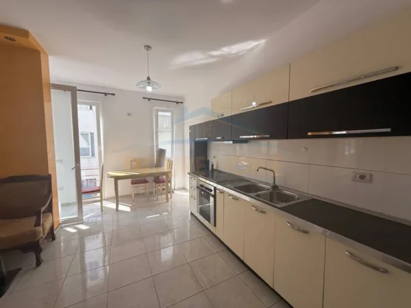 0683487469 Tirane, shitet apartament 1+1 Kati 2, 74 m² 89.000 € (Rruga Muhamet Deliu, Fresk)