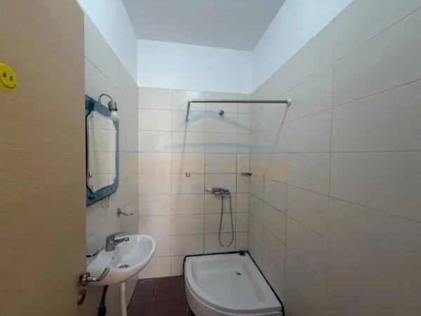 0683487469 Tirane, shitet apartament 1+1 Kati 2, 74 m² 89.000 € (Rruga Muhamet Deliu, Fresk)