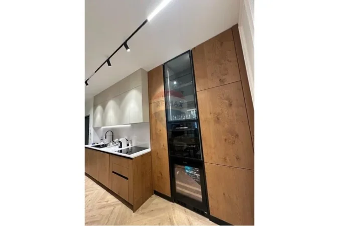 Tirane, jepet me qera apartament 3+1+Ballkon Kati 2, 150 m² 15.000 € (kika 2)