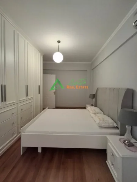 Tirane, jepet me qera apartament 1+1+Aneks+Ballkon Kati 2, 90 m² 70 000 Leke (Myslym Shyri)
