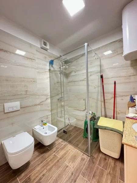 Tirane, shitet apartament 2+1 Kati 6, 110 m² 250.000 € (Rruga e Elabasanit)