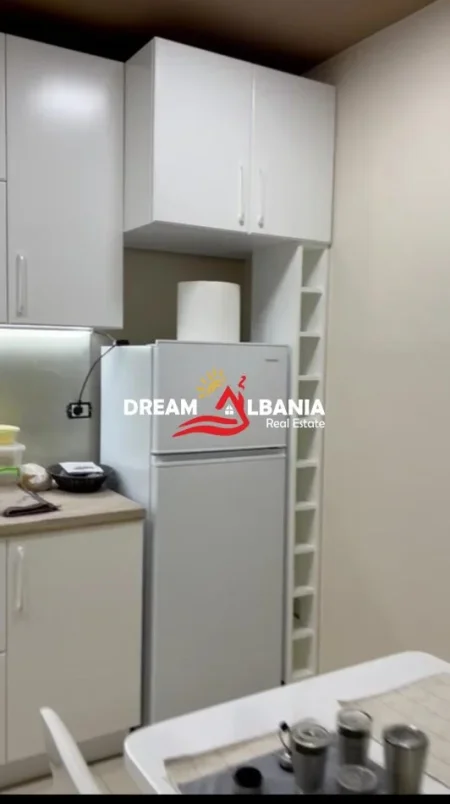 Tirane, jepet me qera apartament 1+1 Kati 3, 70 m² 500 € (tek Liqeni i Thate)