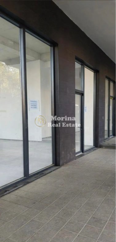 Tirane, jepet me qera ambjent biznesi Kati 0, 81 m² 1.000 € (Sadik Petrela)