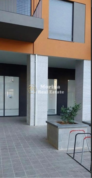 Tirane, jepet me qera ambjent biznesi Kati 0, 81 m² 1.000 € (Sadik Petrela)