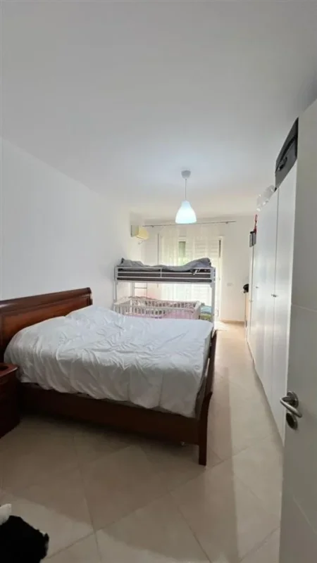 Tirane, shitet apartament 1+1+Ballkon Kati 1, 76 m² 101.000 € (FRESK)