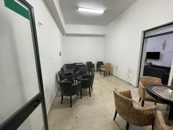Tirane, shitet ambjent biznesi Kati 0, 204 m² 180.000 € (Rr. Kavajes)