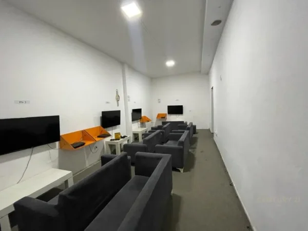 Tirane, shitet ambjent biznesi Kati 0, 204 m² 180.000 € (Rr. Kavajes)