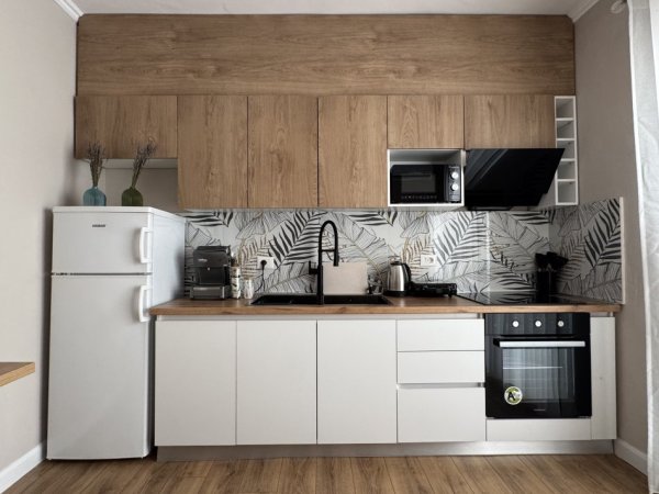 Tirane, jepet me qera apartament 2+1+Ballkon Kati 2, 80 m² 1.200 € 