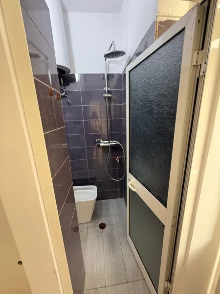 Tirane, shitet apartament 2+1+Ballkon Kati 1, 103 m² 138.000 € (RRUGA BILL KLINTON)