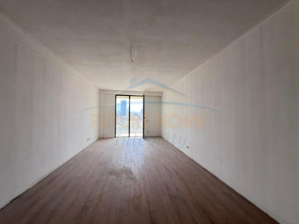Tirane, shitet apartament 3+1+Ballkon Kati 10, 152 m² 334.400 € (Mine Peza)