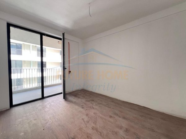 Tirane, shitet apartament 3+1+Ballkon Kati 10, 152 m² 334.400 € (Mine Peza)