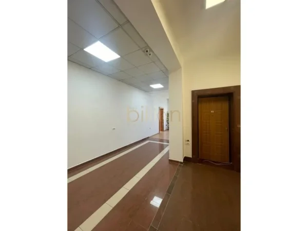 Tirane, jepet me qera , 275 m² 6.000 € 