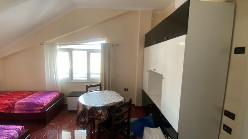 Tirane, jepet me qera apartament 1+1 Kati 5, 65 m² 600 € (Vilat Gjermane)