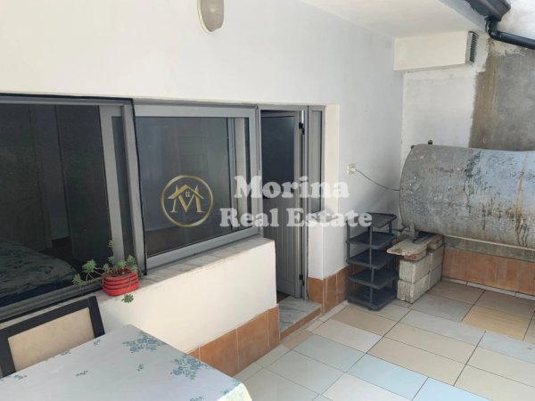 Tirane, jepet me qera apartament duplex Dublex Kati 1, 56 m² 400 € (Shkolla E Baletit)
