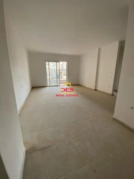 Vlore, shitet apartament 2+1+Ballkon Kati 5, 106 m² (Rruga Murat Tërbaçi)