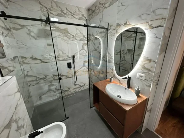 Tirane, jepet me qera apartament 2+1 Kati 1, 100 m² 1.200 € (Liqeni i Thate)