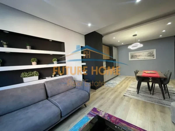 Tirane, jepet me qera apartament 2+1 Kati 7, 105 m² 600 € ((BAR BOHEM))